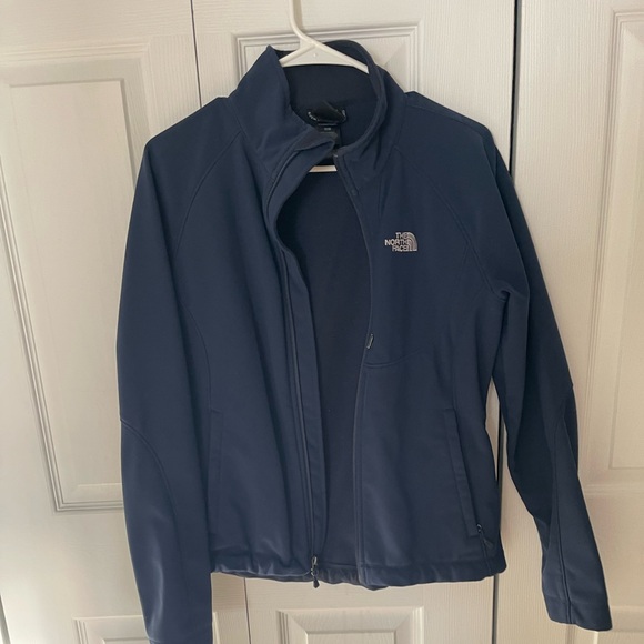 North face jacket very warm . - Picture 2 of 5